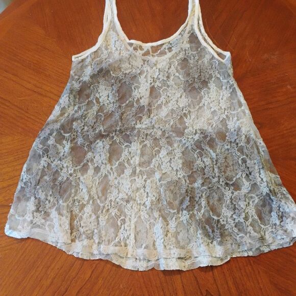 Chic Lace Sleeveless Blouse - Size: Unknown  0948 - Picture 2 of 3